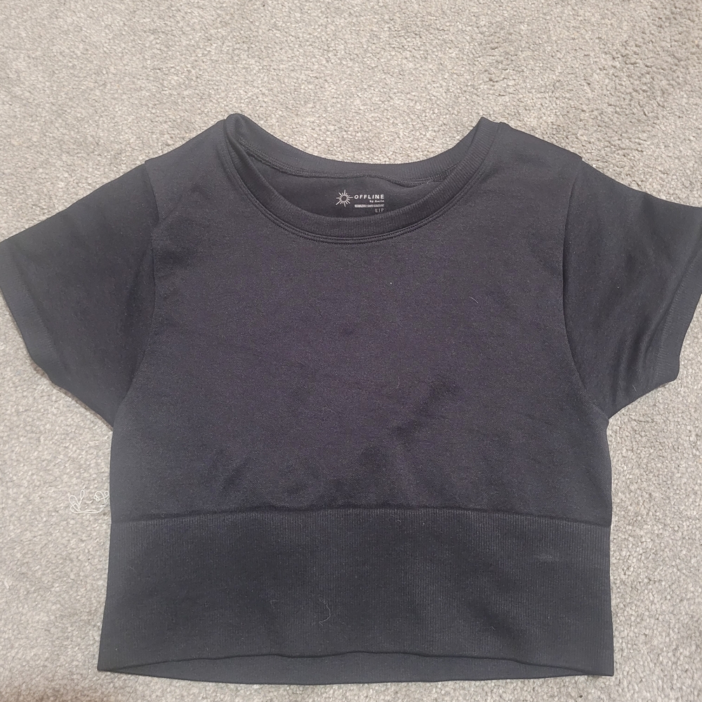 OFFLINE by aerie black ribbed cropped t-shirt size small